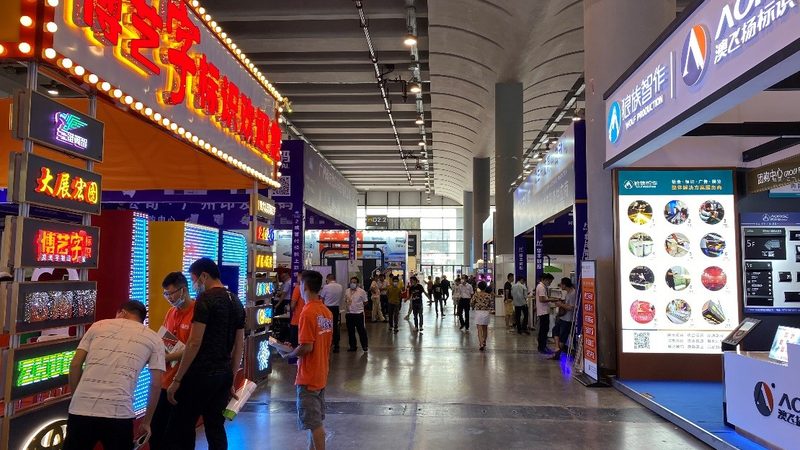 画册设计色彩搭配：用对颜色，让品牌自己说话